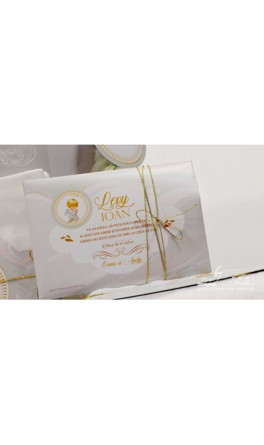 Trusou de botez cu ingeri si broderie personalizata aurie si pattern marble crem mint 22